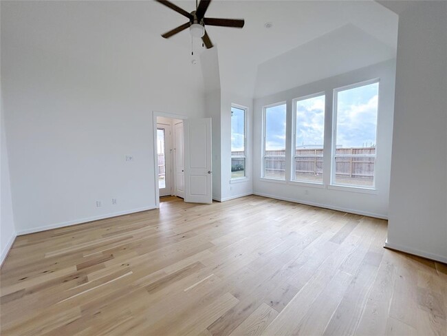 Building Photo - 5222 Tahoe Ct