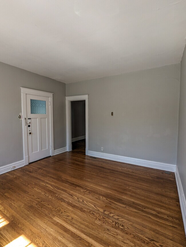 Living Room - 4547 Shenandoah Ave