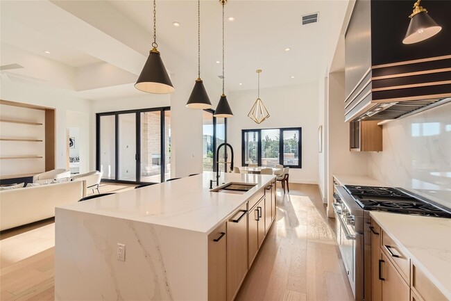 Building Photo - 8709 Springdale Ridge Cove