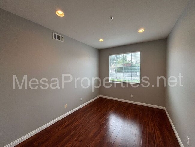 Building Photo - 16740 Inverrary Way