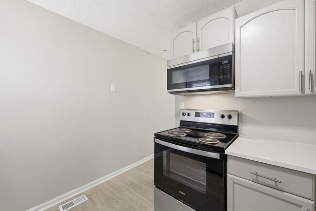 Building Photo - 4800 Hoyle Dr