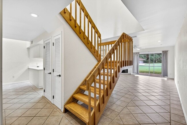 Building Photo - 1,961SF Condo | 3 Bedrooms & 2.5 Bathrooms...