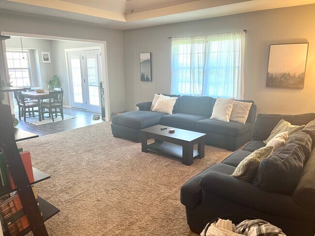 Building Photo - 390 Brook Ave