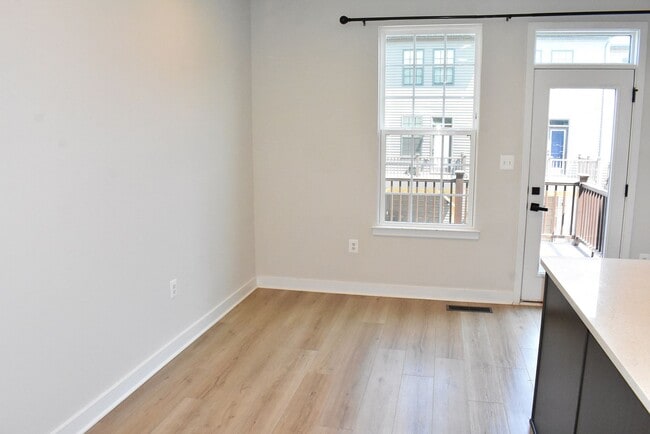 Building Photo - Fantastic Fredericksburg Townhome!