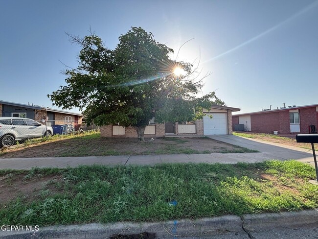 Building Photo - 10840 Obsidian St