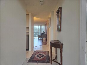 Building Photo - 800 Cove Cay Dr