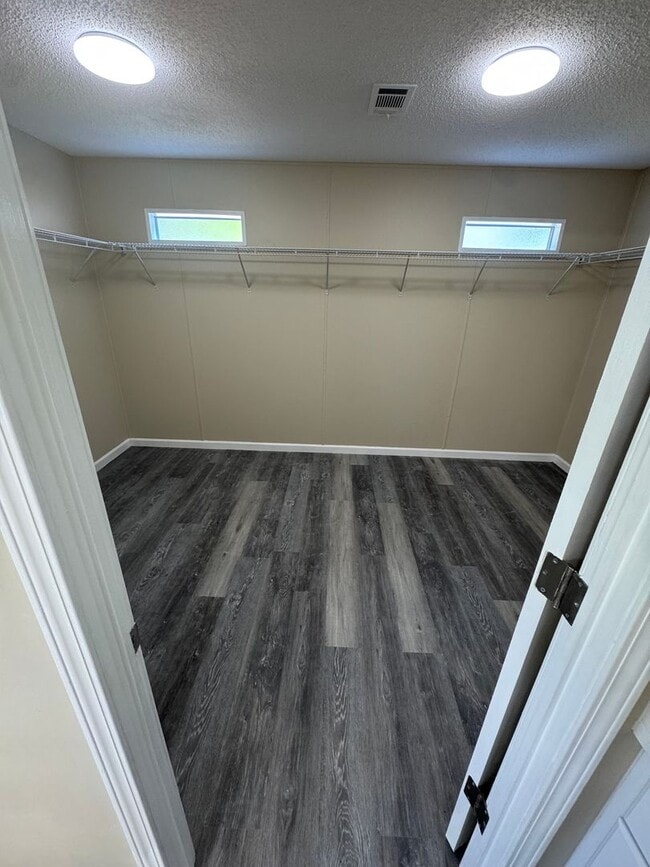 Building Photo - Navarre Home for rent!