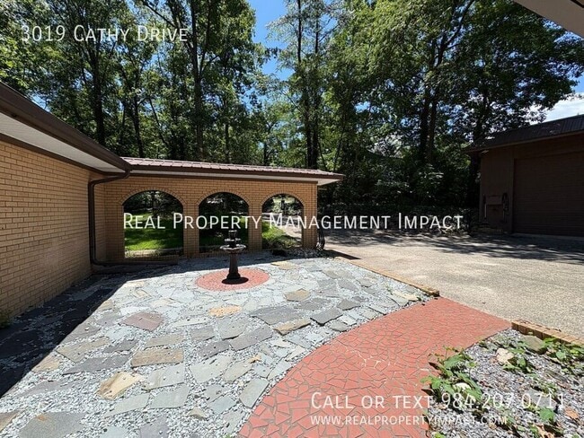 Building Photo - 3019 Cathy Dr