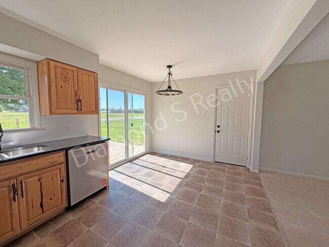 Building Photo - 5 Acres!! Country Home with Shop Building & Spacious Yard Available!