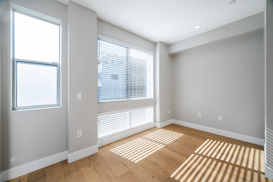 Building Photo - 1920 S Pacific Coast Hwy