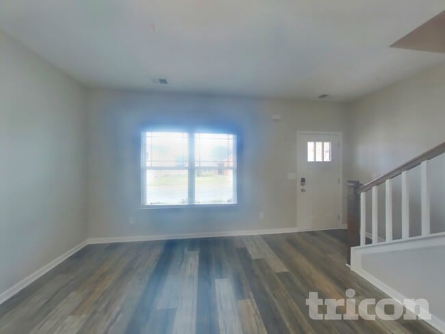 Building Photo - 143 Edgefield Ct