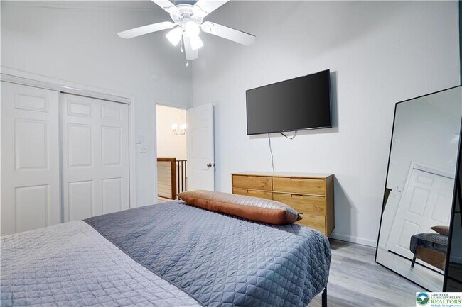 Building Photo - 421 King Arthur Rd