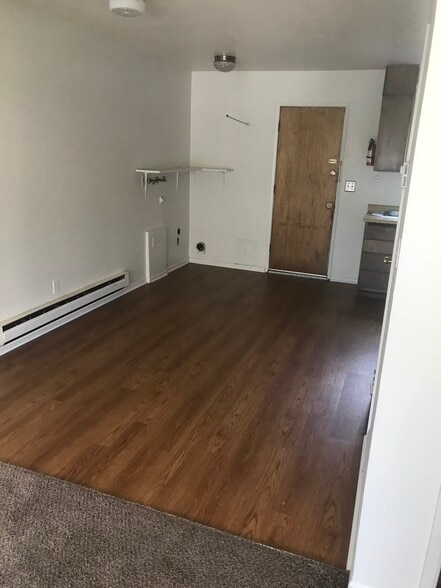 Washer dryer hook up - 630 Chestnut St