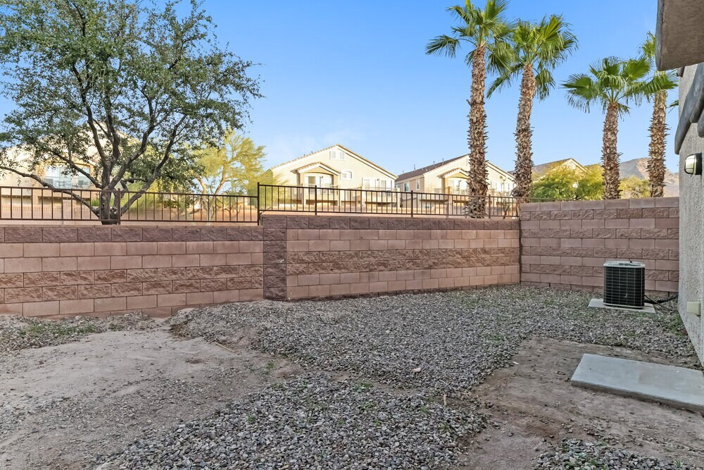 Building Photo - 1082 Paradise Coach Dr