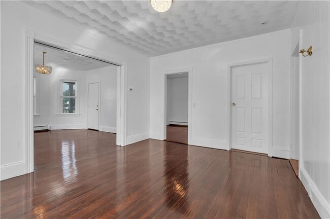 Building Photo - 48 Kenwood St