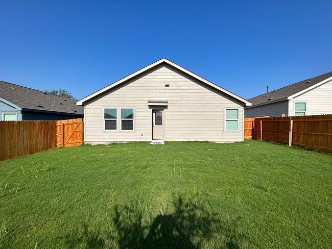 Building Photo - Modern 4-Bedroom Living with Community Pool Access!