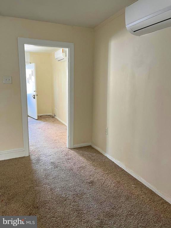 Building Photo - 145 Levering St