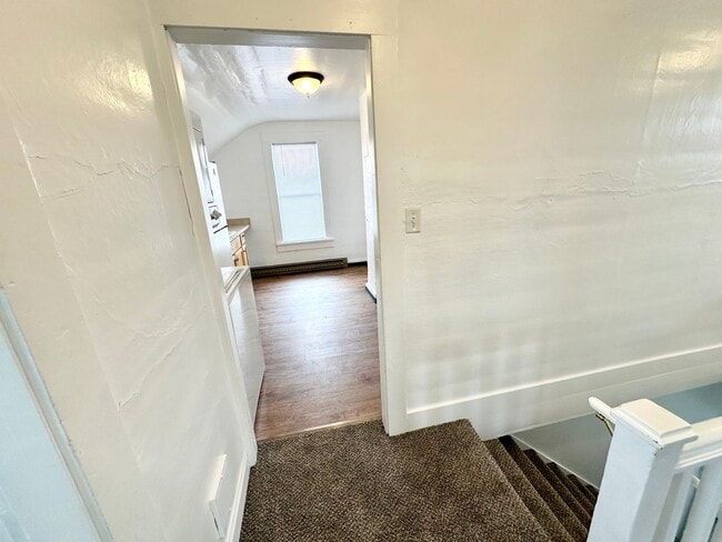 Building Photo - 610 S Pine St