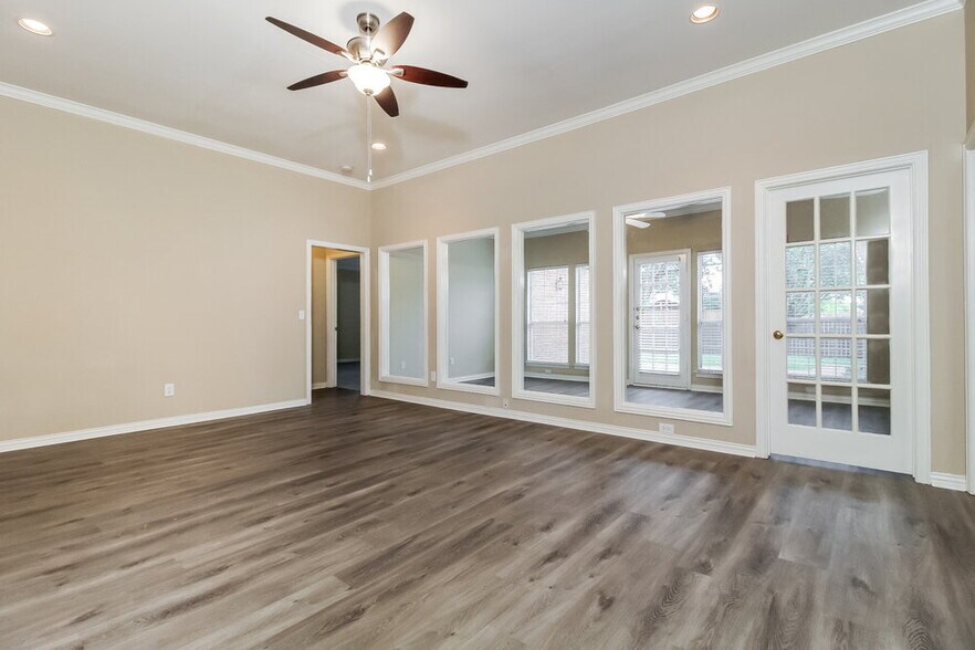 Building Photo - 2725 Running Duke Dr