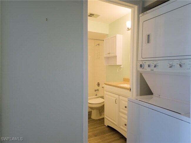 Building Photo - 6300 South Pointe Blvd