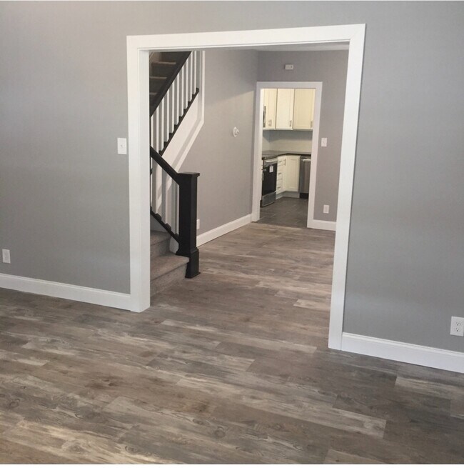 Building Photo - Modern remodeled home in Emmaus.