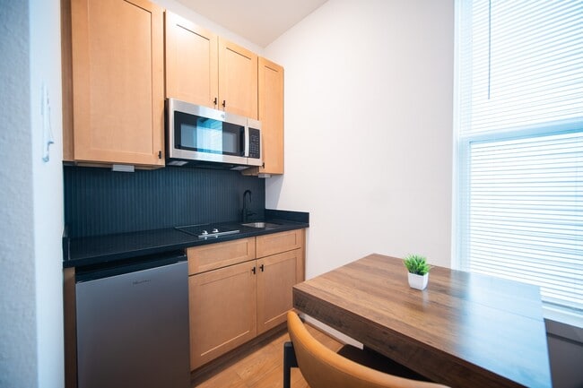 Building Photo - 7611 Victory Reserve St