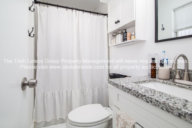 Building Photo - 3 Bed in Alexandria Available