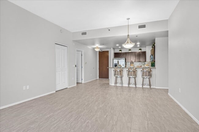 Building Photo - Gorgeous Condo at One Las Vegas!