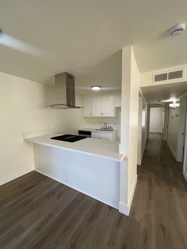 Building Photo - UNDER NEW MANAGEMENT!!! MOVE IN READY!!