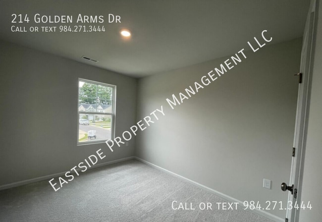 Building Photo - 214 Golden Arms Dr