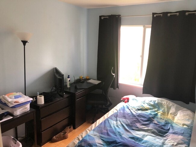 Building Photo - 3 Bed/ 2 Bathroom House in Santa Cruz