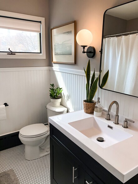 Bathroom - 2332 E Washington Ave