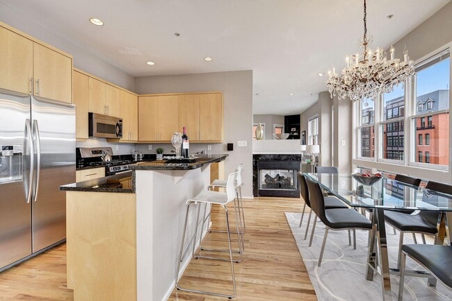 Building Photo - 1662 N Quinn St