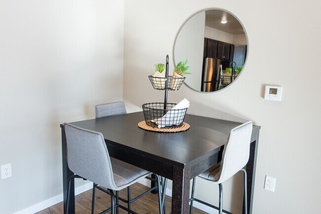 Building Photo - Spacious 2 Bedroom/2Bath, on first floor with Balcony, unit 104, available 9/1/2026