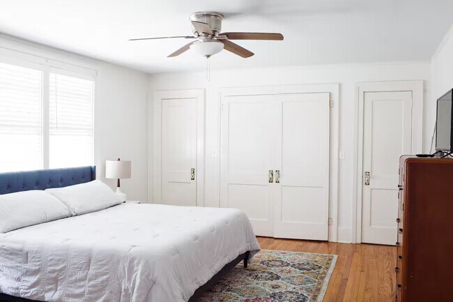 Building Photo - Lawrence House