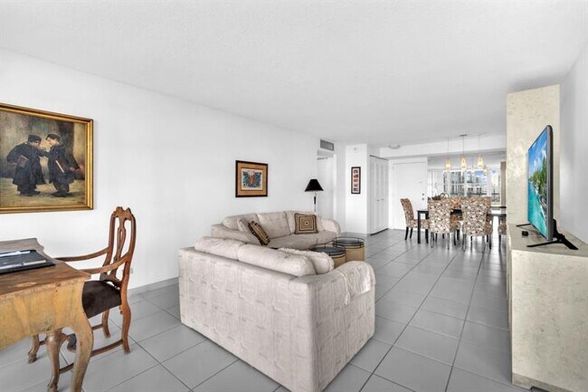 Building Photo - 230 174th St