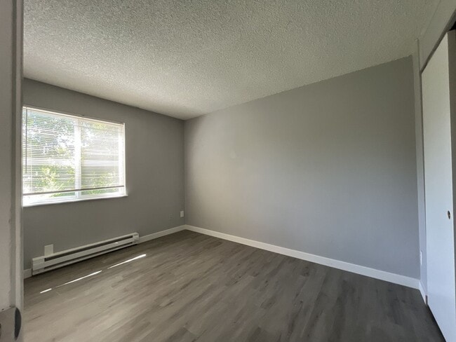 Building Photo - 8332 SW 21st Ave