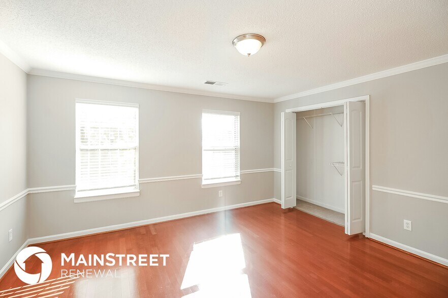 Building Photo - 2190 Surrey Trail