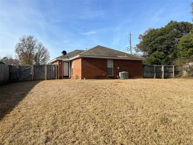 Building Photo - 801 Cottage Ln