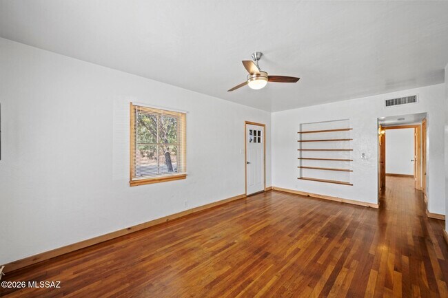 Building Photo - 1202 N Tucson Blvd