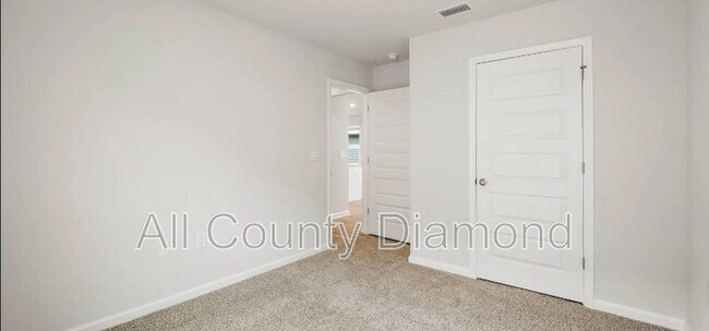 Building Photo - 6615 Kettles St