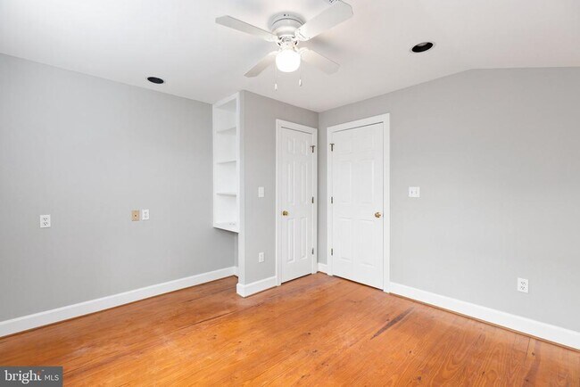 Building Photo - 1445 Heatherstone Dr