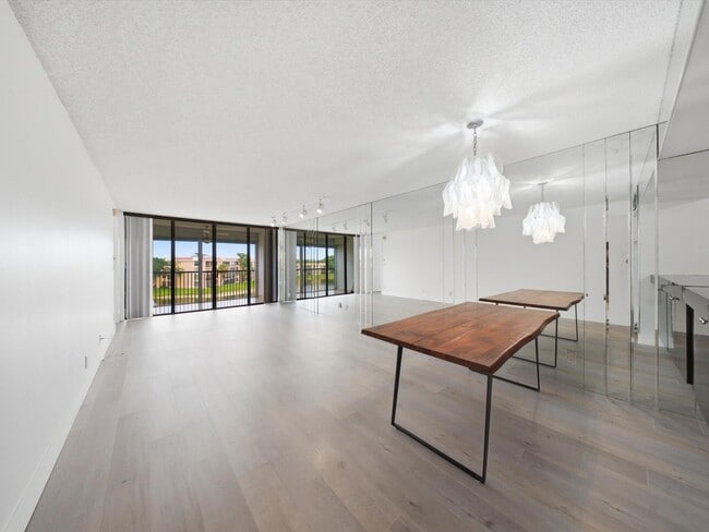 Building Photo - 6539 Coral Lake Dr