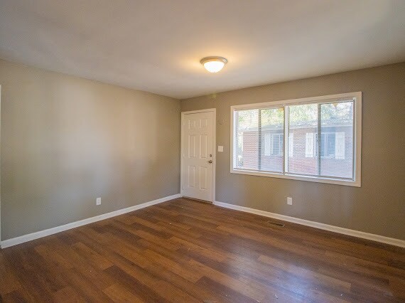 Building Photo - 1413 67th St Ens