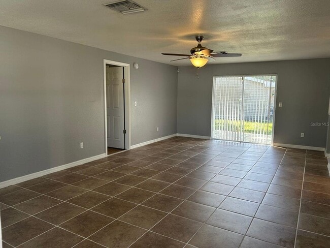 Building Photo - 5116 Kirkland Ave