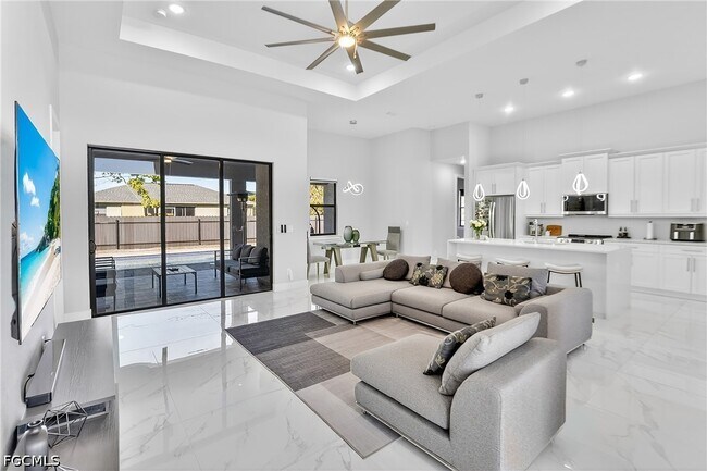 Building Photo - 118 NW 2nd Ave