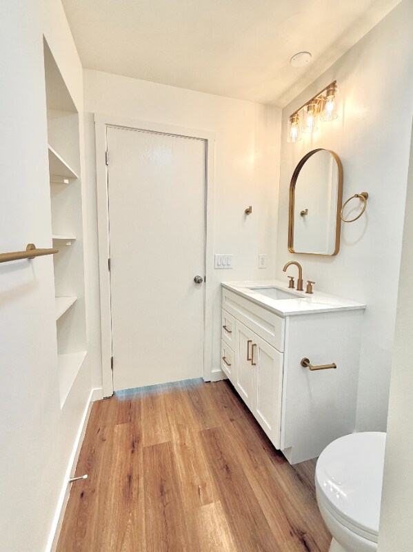 Building Photo - 6386-6386 Shelton Ct