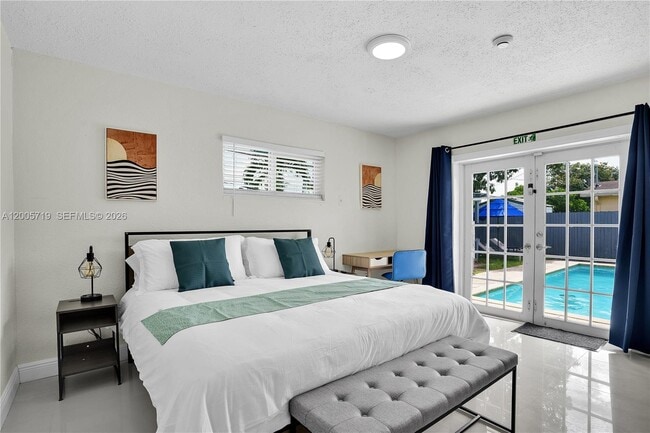 Building Photo - 6452 Custer St