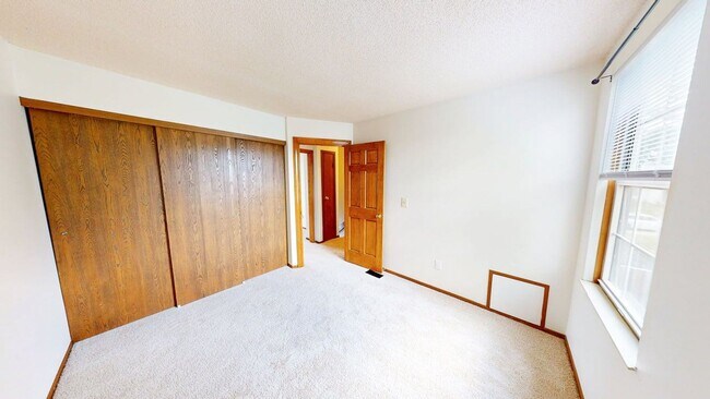 Building Photo - 5067 Stoneybrook Blvd