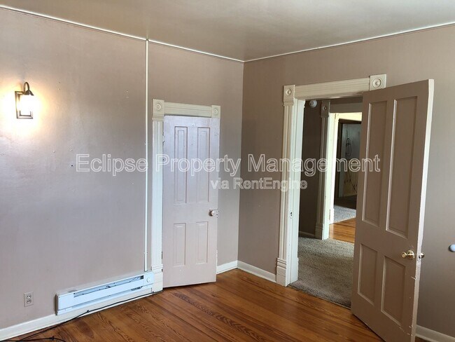 Building Photo - 721 3rd St